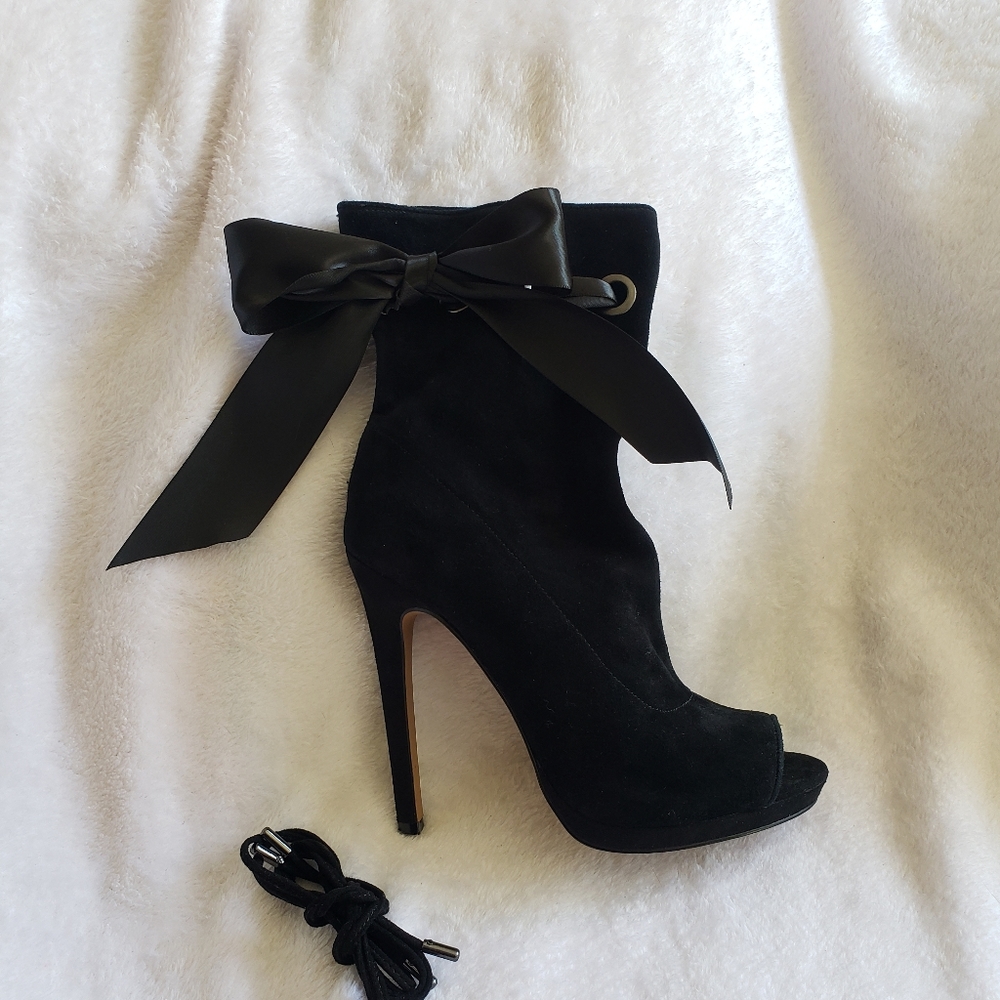 Steve Madden Cavalier Peep Toe Stiletto Bootie Heel